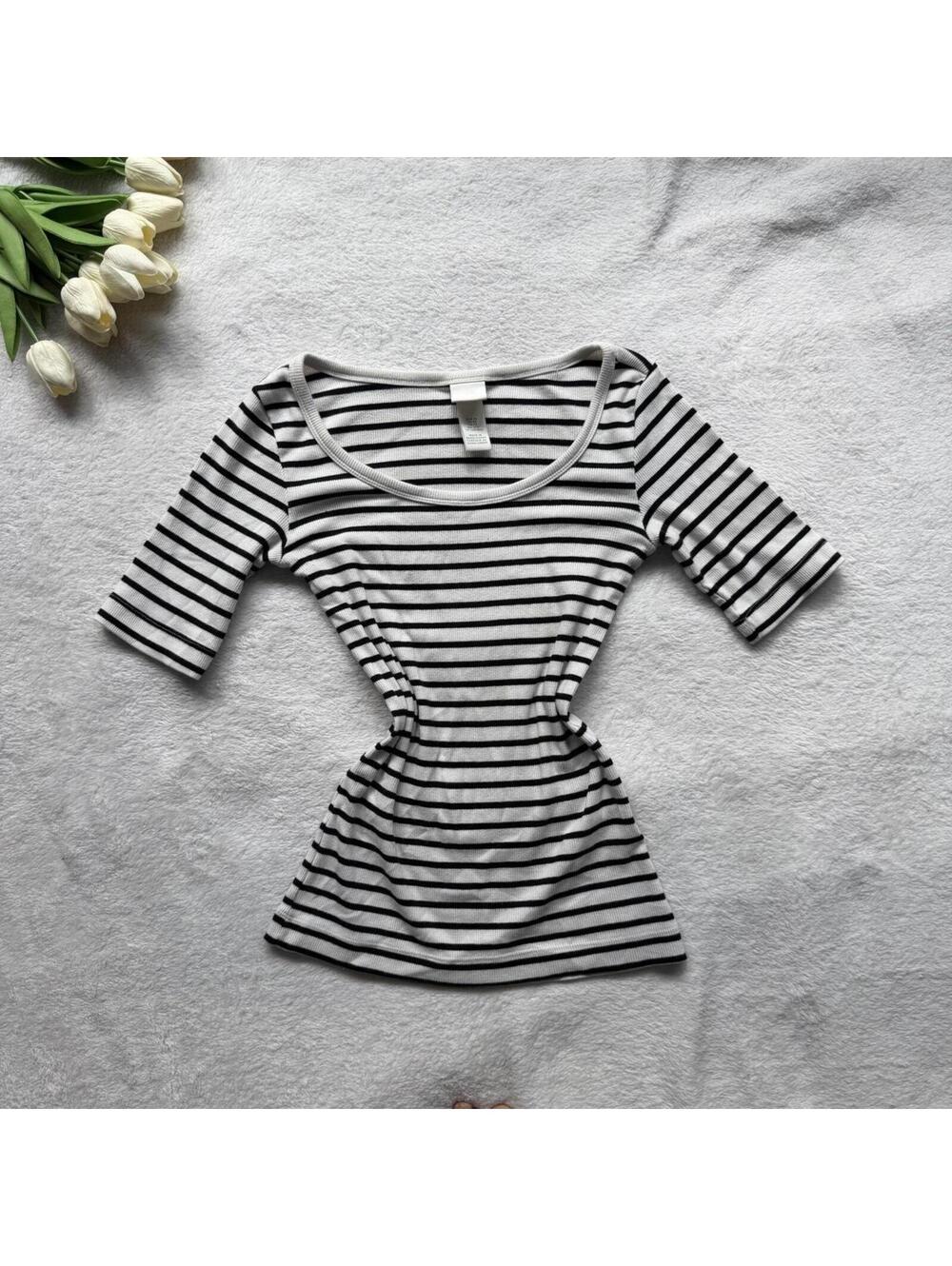 H&M striped 3/4 sleeve top